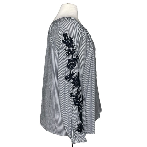 Dip XL gray striped embroidered balloon sleeve top - Picture 4 of 9